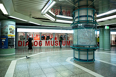 Neuer Standort des Dialogmuseums: die B-Ebene der Frankfurter Hauptwache. (Fotos: Salome Roessler) Der Eingangsbereich des Dialogmuseums