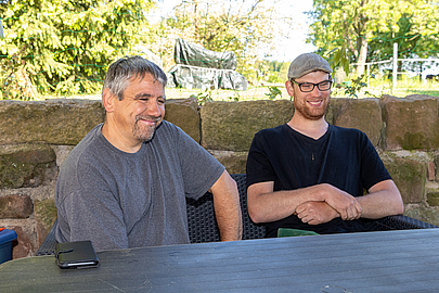 Kurze Ruhepause: Chef Meik Fischer und Elmanuel Breitzke Elmanuel Breitzke und sein Chef Meik Fischer
