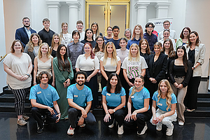 Gruppenfoto der neuen Nachwuchskräfte beim LWV