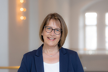 Iris Hesse-Kothe, Leiterin Funktionsbereich Zentraler Einkauf und Verwaltungsservice Hauptverwaltung Kassel (Foto: Lothar Koch) Iris Hesse-Kothe, Leiterin Funktionsbereich Zentraler Einkauf und Verwaltungsservice Hauptverwaltung Kassel