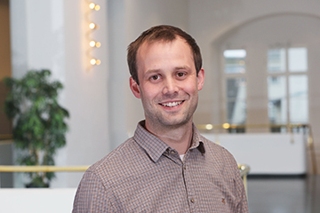 Dr. Fabian Schwaiger, stellv. Forstbetriebsleiter Stiftungsforsten Kloster Haina (Foto: Lothar Koch) Dr. Fabian Schwaiger, stellv. Forstbetriebsleiter Stiftungsforsten Kloster Haina (Foto: Lothar Koch)